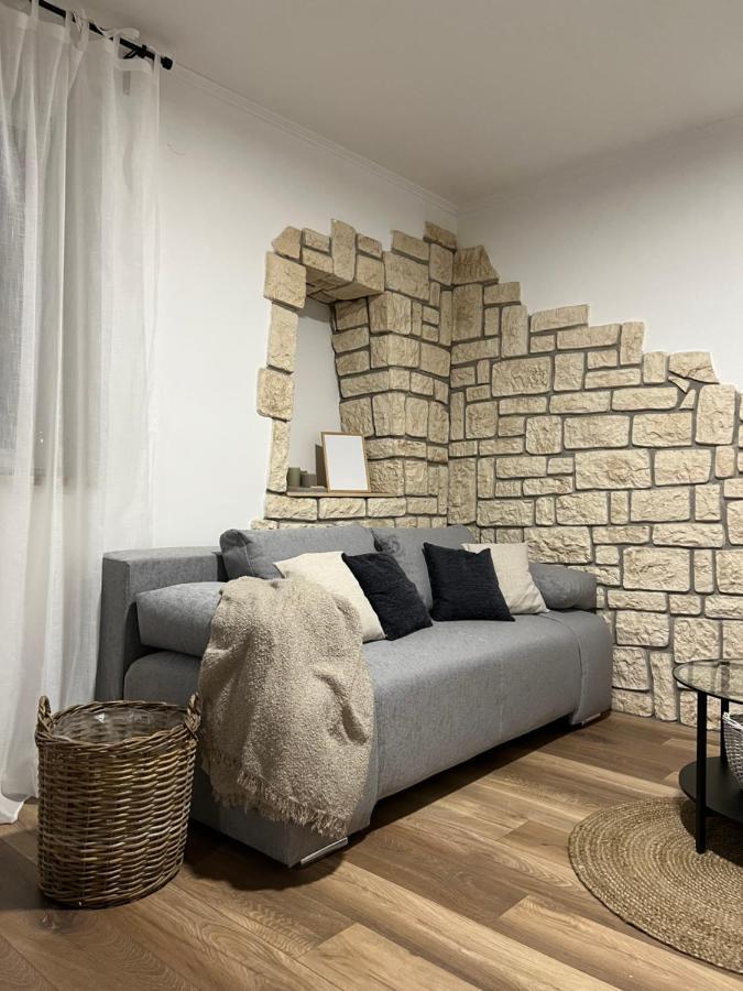 Cinderella Apartment With Free Parking Pula Exterior photo
