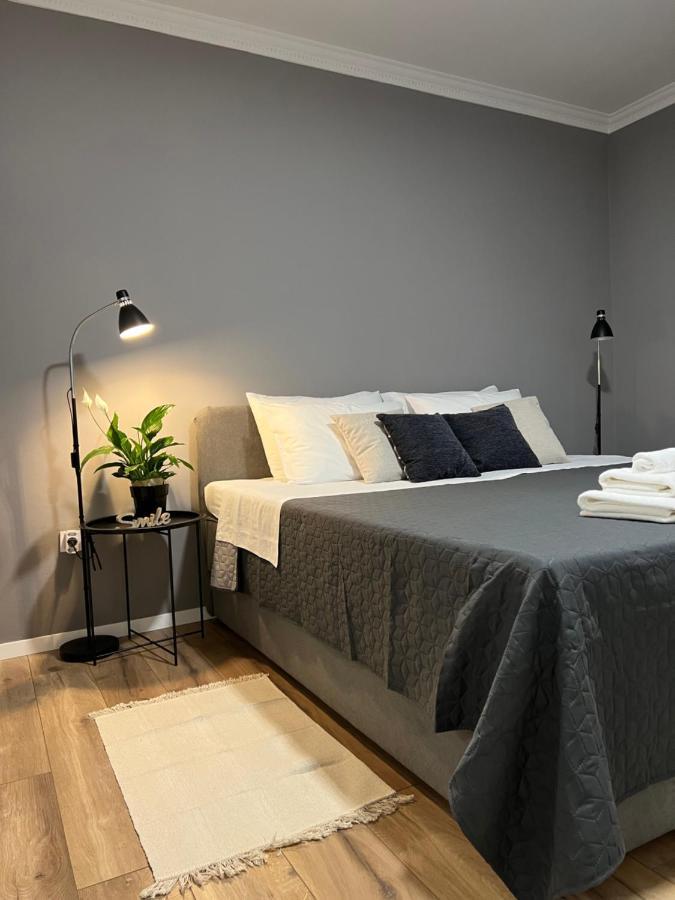 Cinderella Apartment With Free Parking Pula Exterior photo